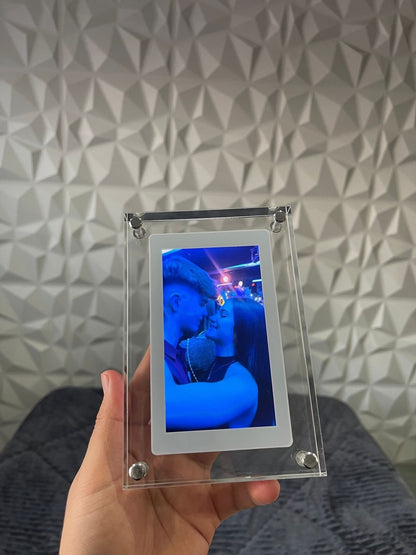 REMORYZ™ - Le cadre qui ramène ceux que vous aimez plus près